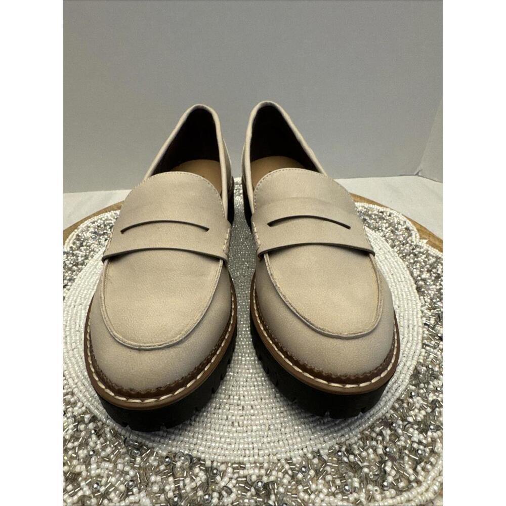 Women’s Jellypop Paris Beige Penny Loafers Size 8.5